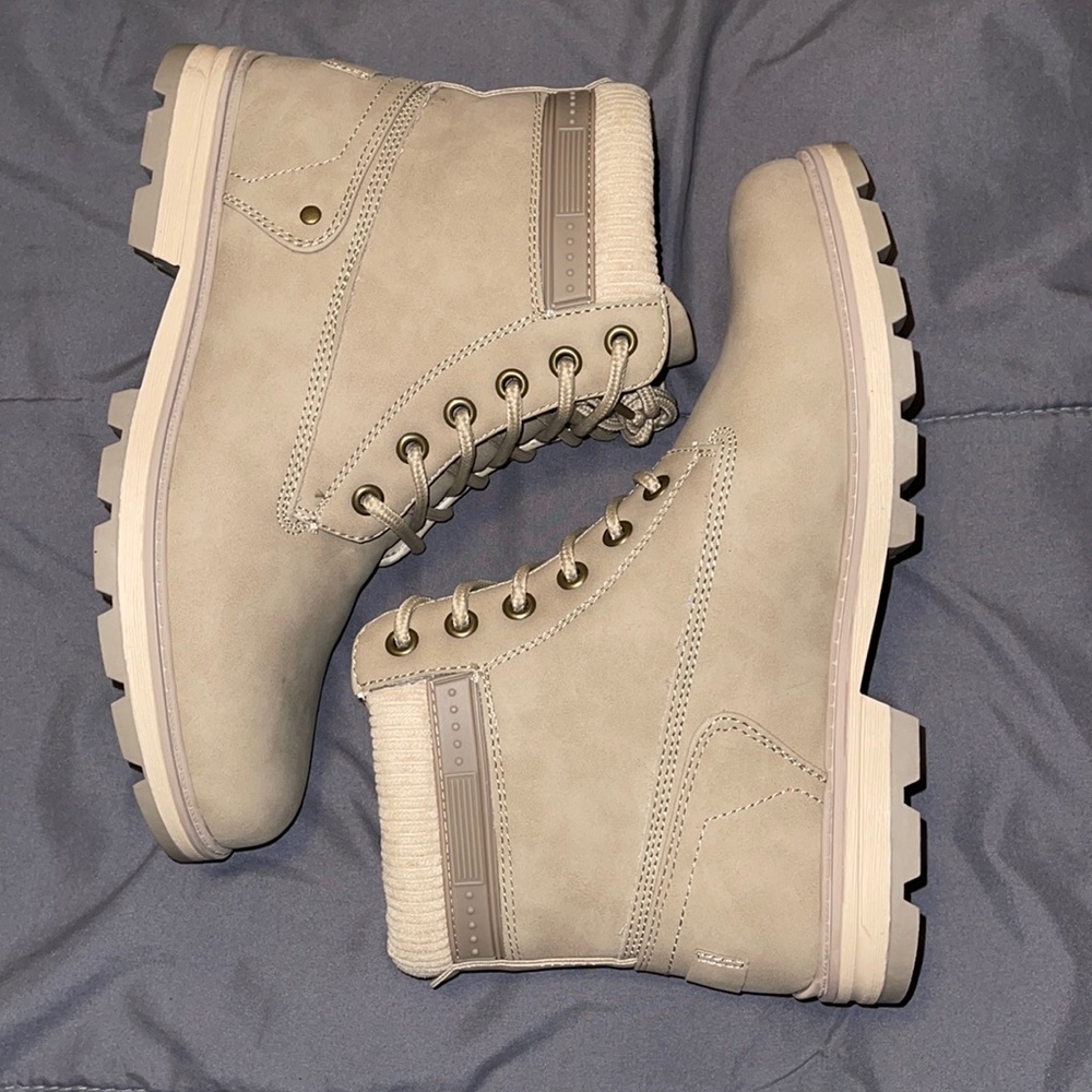 Womens Boots